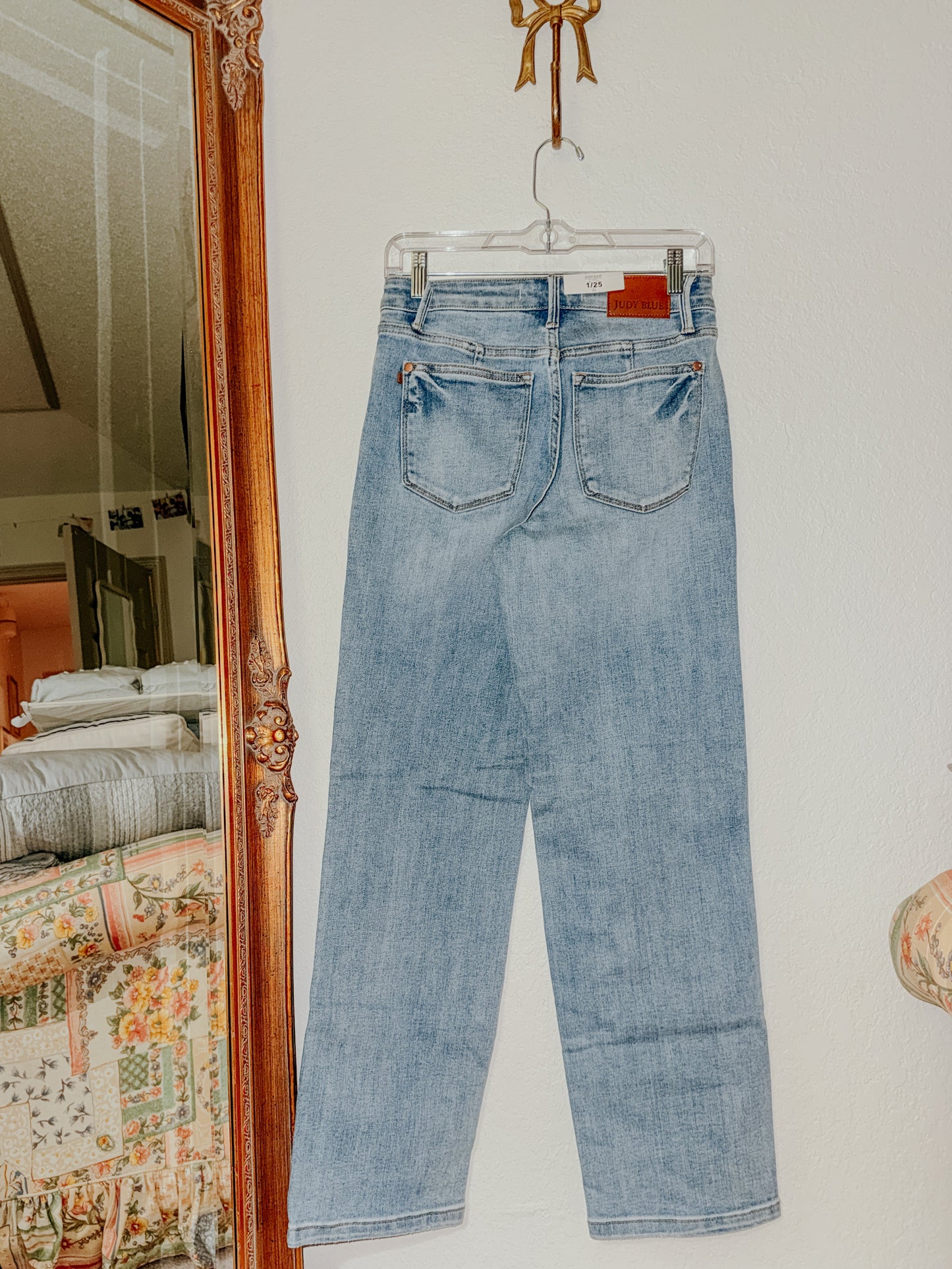 Judy Blue - Straight Fit Tummy Control Vintage Wash