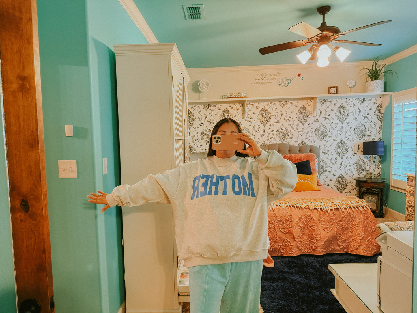 MOTHER & COOL MOM Reversible Sweatshirt
